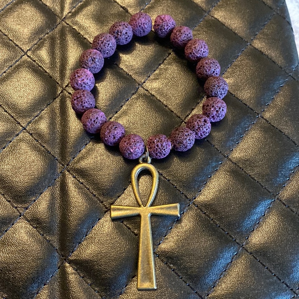 Beaded Bracelet w/gold tone Anhk
